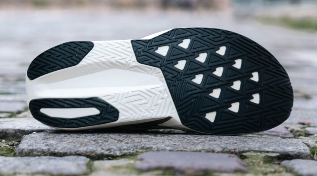 New Balance Rebel V5